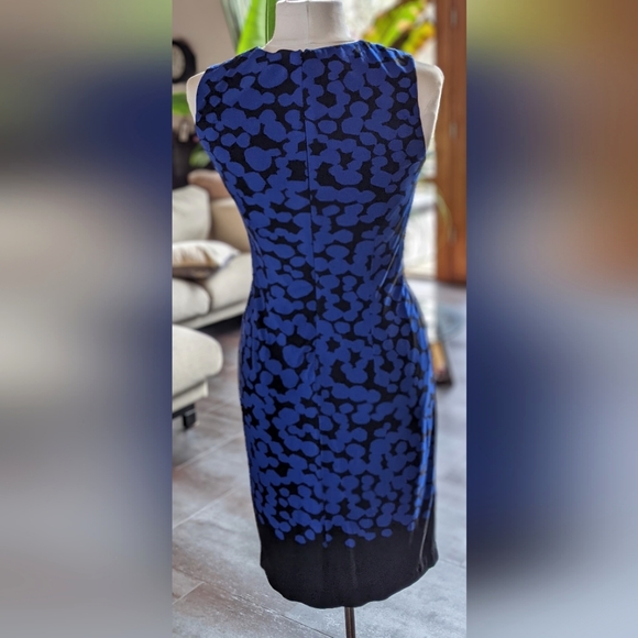 EUC Size 6 Royal Blue & Black Print Dress by Taylor - Picture 2 of 4